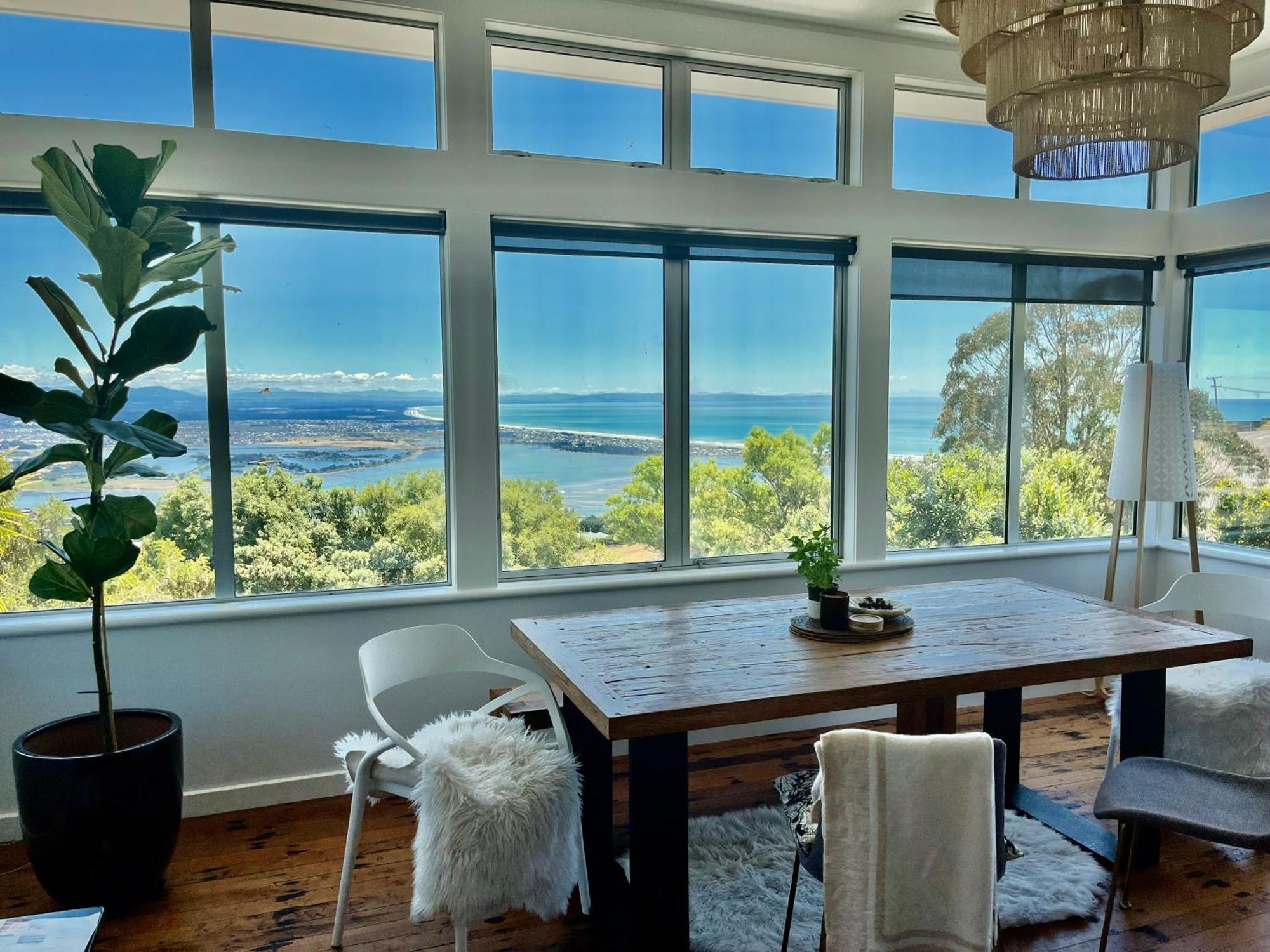 クライストチャーチ The Lighthouse - Free Breakfast And Stunning Views Bed & Breakfast エクステリア 写真